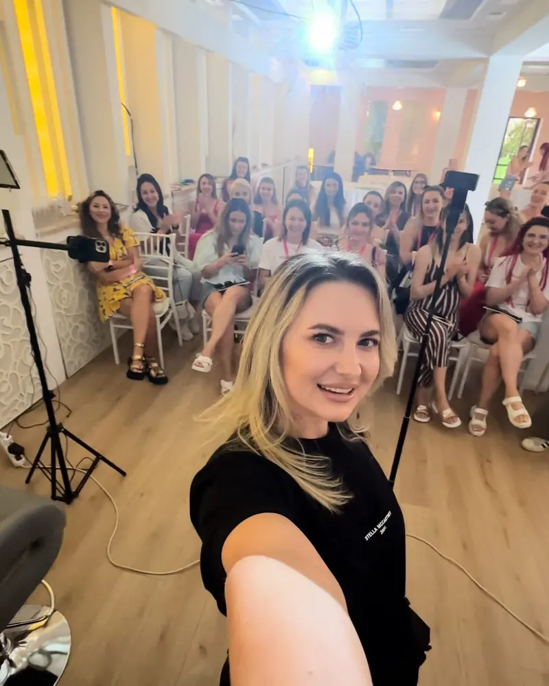 Полный зал учениц на курсе MY MARAFET STUDIO