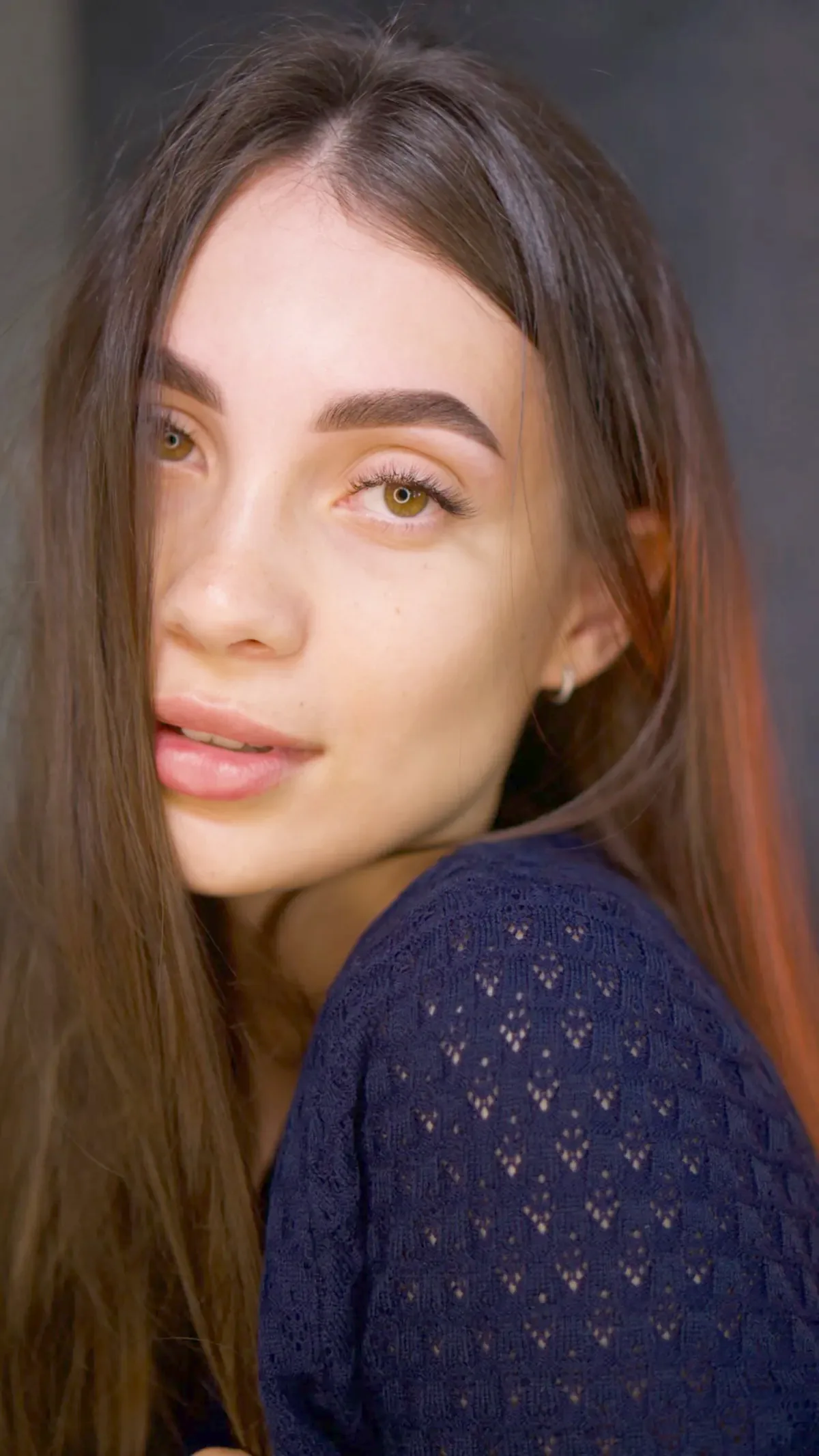Sprâncene — lucrare reală din studio, Chișinău