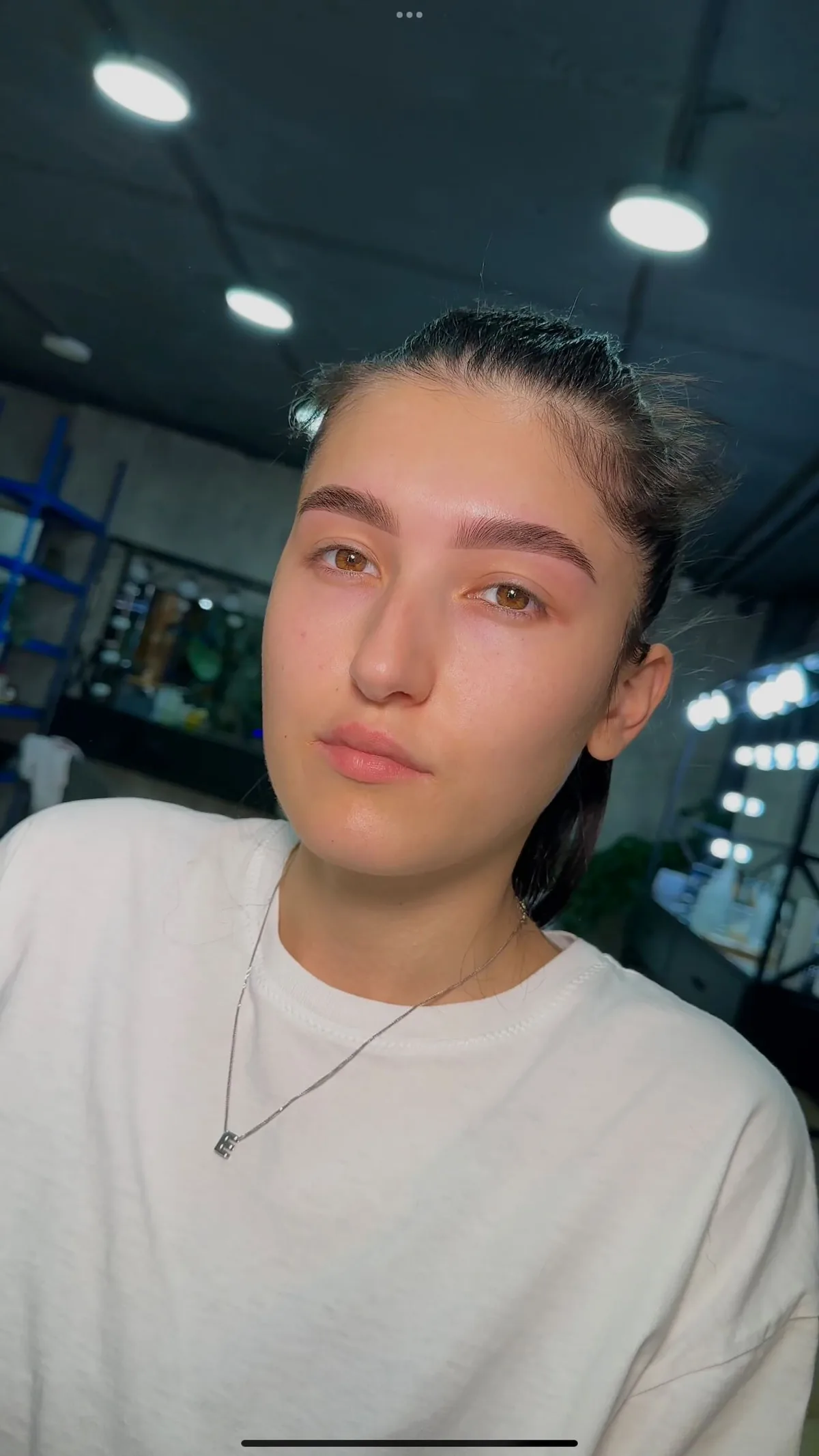 Sprâncene — lucrare reală din studio, Chișinău